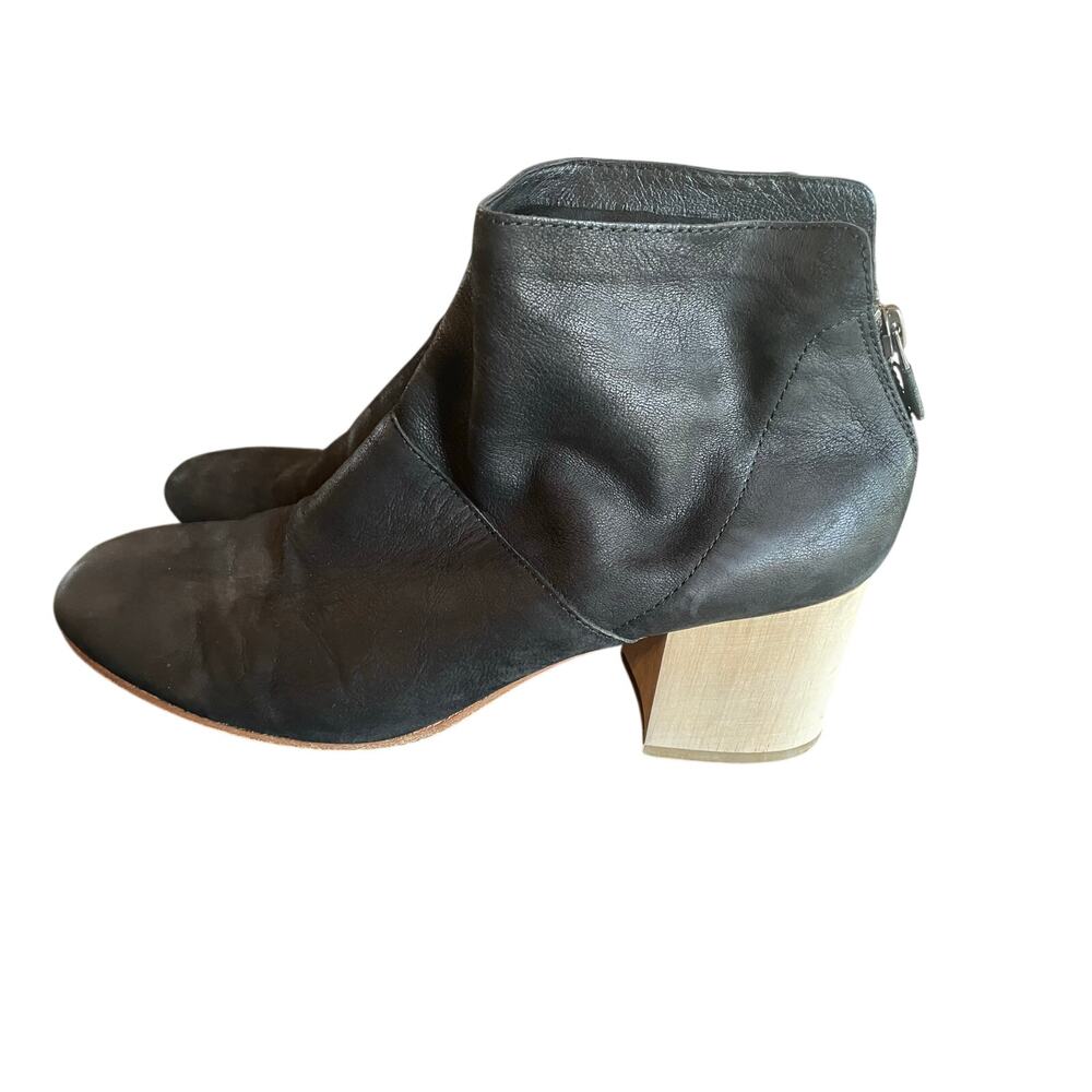 EILEEN FISHER Suri Tumbled Nubuck $255 Bootie Wooden Block Heel Size 9